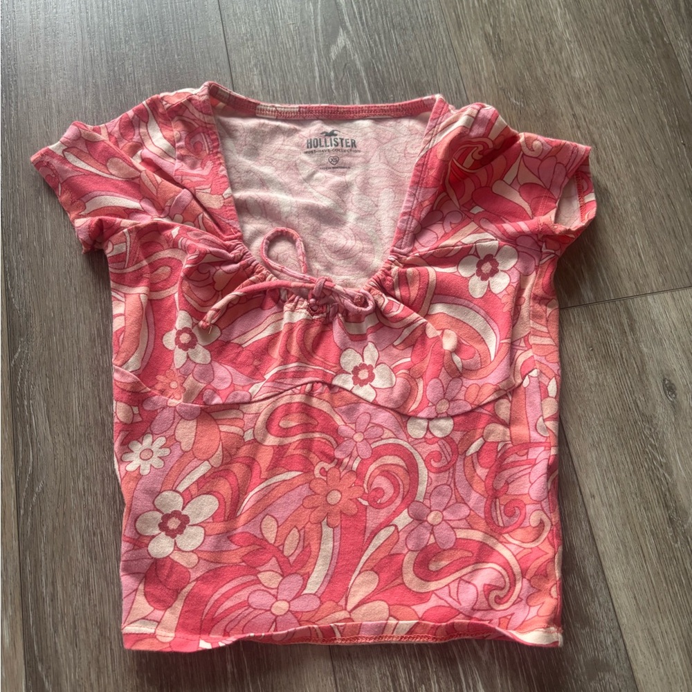 Hollister Pink Swirl Short Sleeve Top